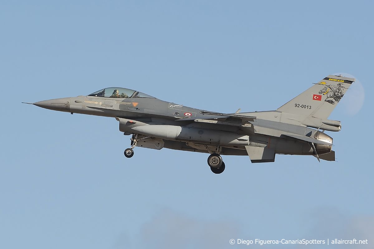 92-0013 · General Dynamics F-16C Fighting Falcon · (LPA / GCLP)