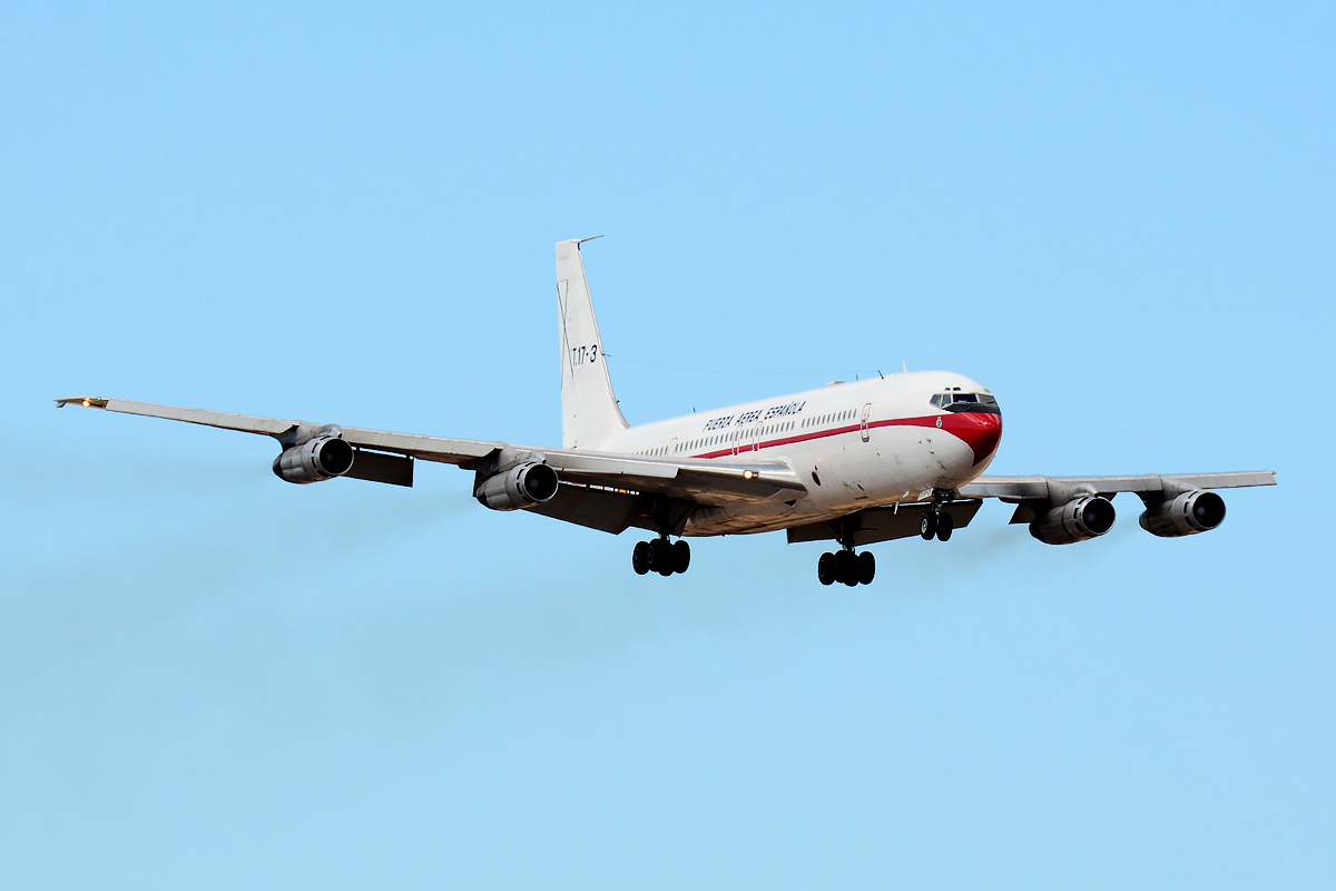 T.17-3 · Boeing 707-368C(KC) · (LPA / GCLP)