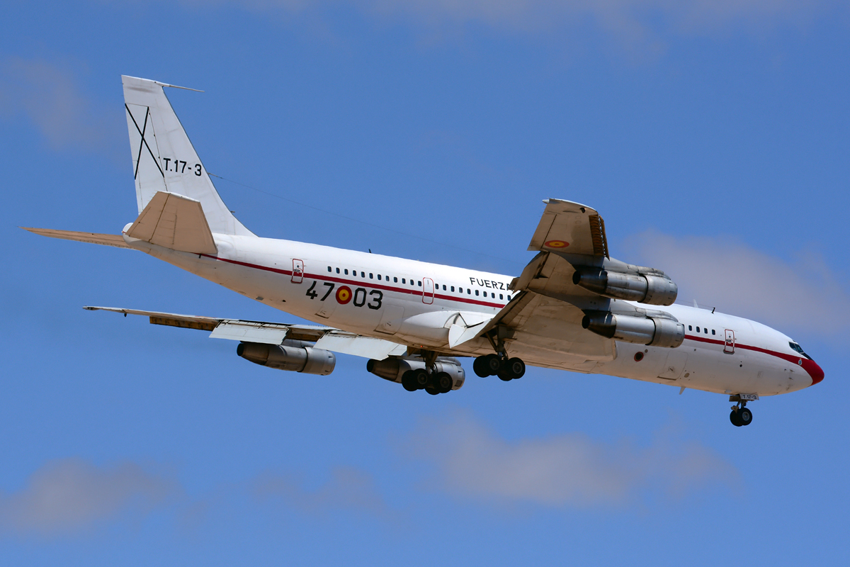 T.17-3 (21367) 1977 Boeing 707-368C KC