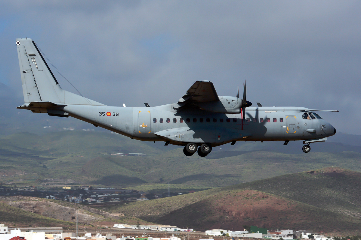 T.21-01 · CASA C-295M · (LPA / GCLP)