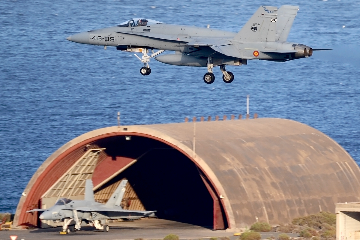 C.15-81 / 46-09 McDonnell Douglas EF-18A Hornet