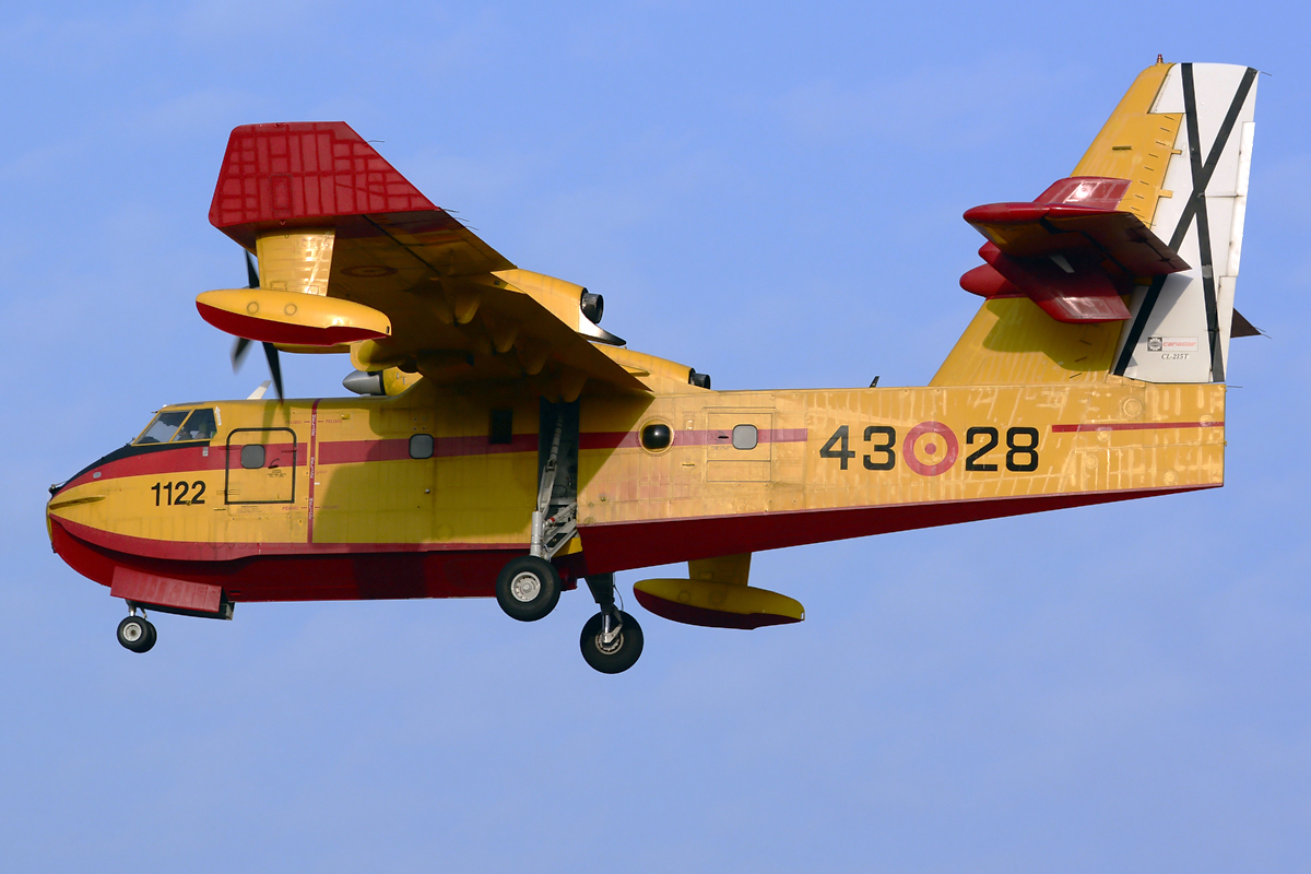 UD.13-28 · Canadair CL-215T · (LPA / GCLP)