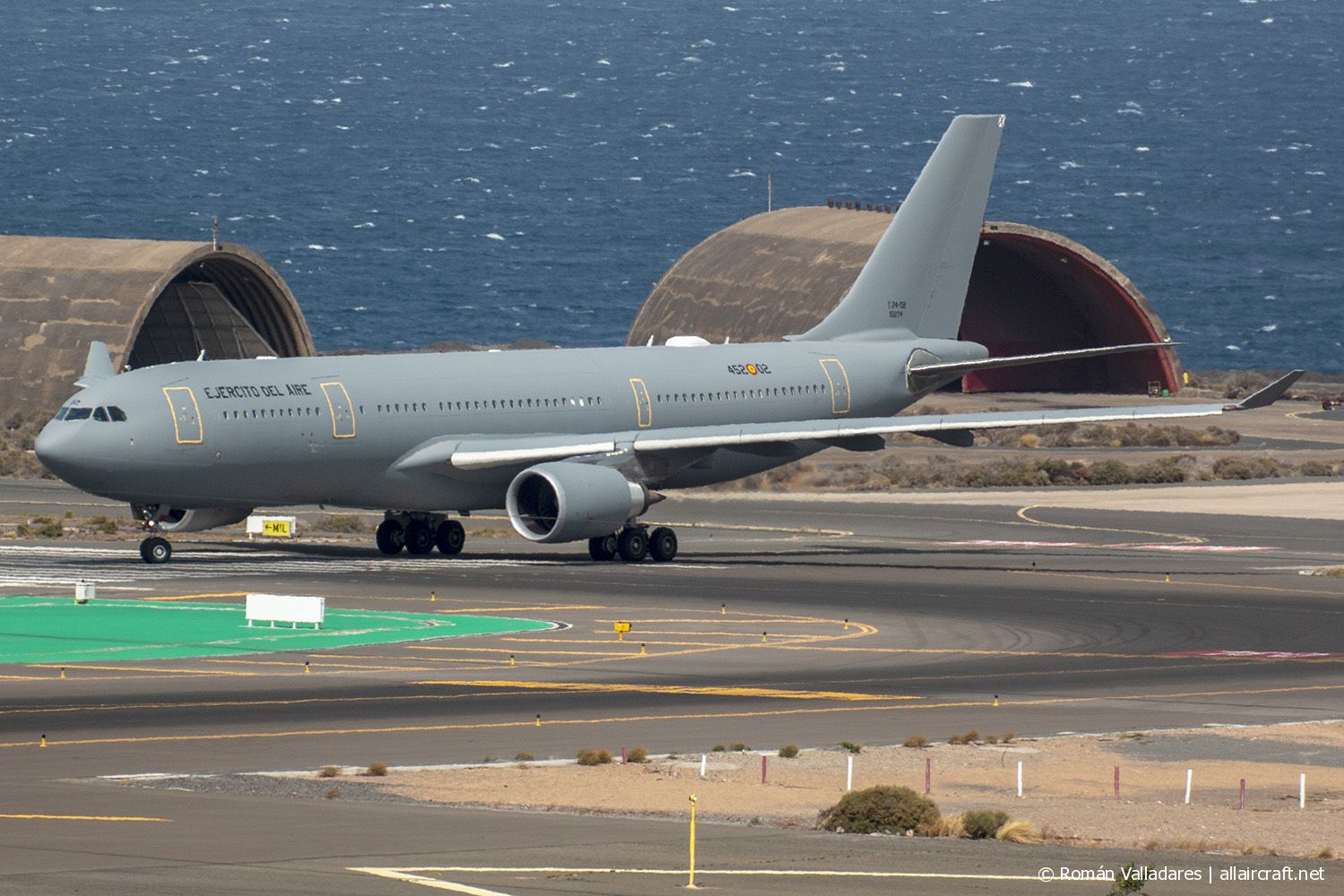 T.24-02 (1710) 2016 Airbus A330-202