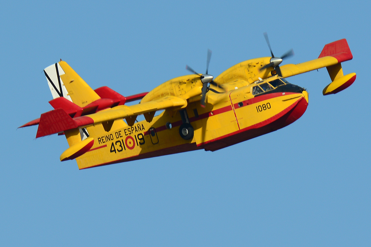 UD13-19 · Canadair CL-215T · (TOJ / LETO)