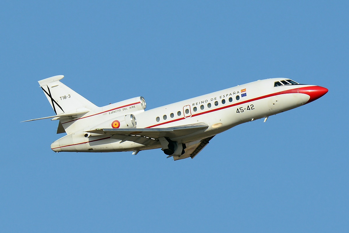 T18-3 · Dassault Falcon 900B · (TOJ / LETO)