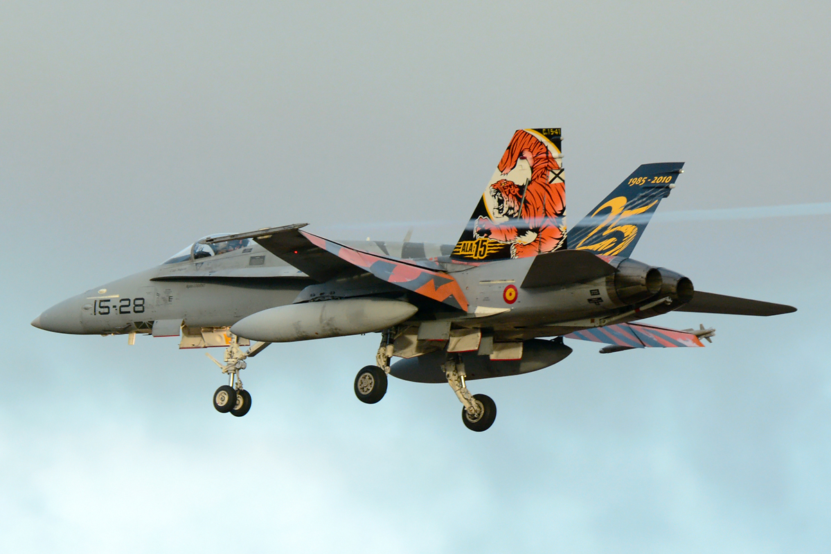 C.15-41 / 15-28 McDonnell Douglas EF-18A Hornet