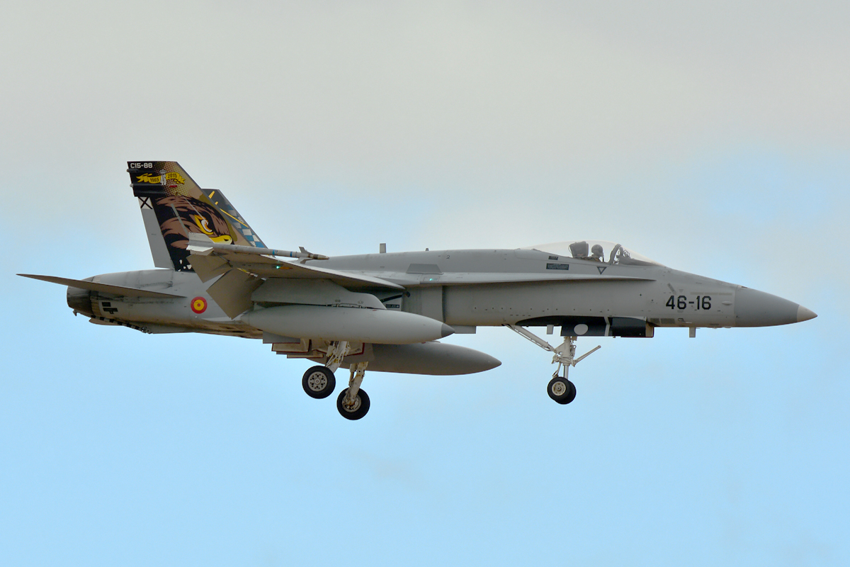 C.15-88 (0163/A125) McDonnell Douglas EF-18A Hornet