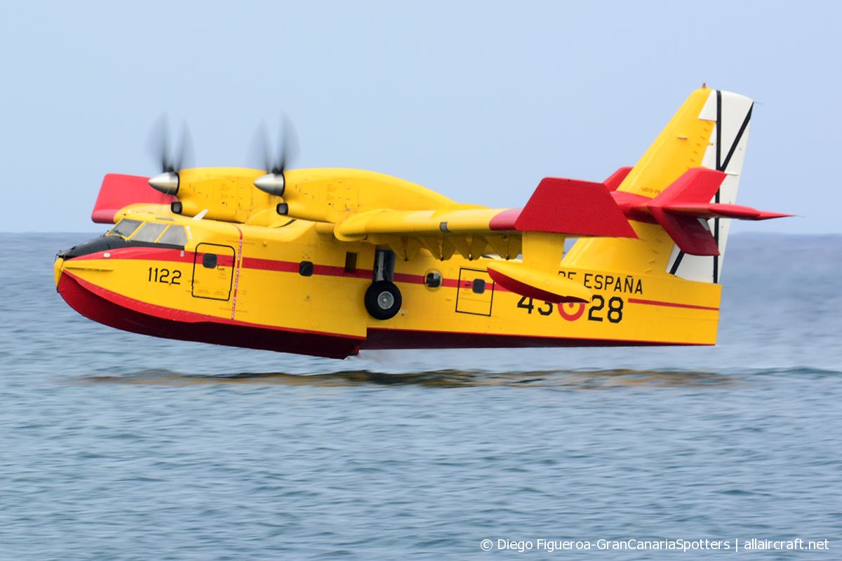 UD.13-28 · Canadair CL-215T · (LPA / GCLP)