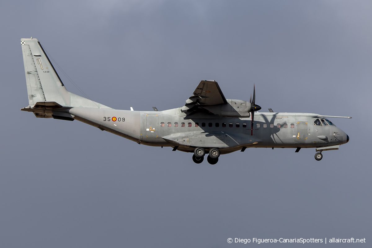 T.21-09 · CASA C-295M · (LPA / GCLP)