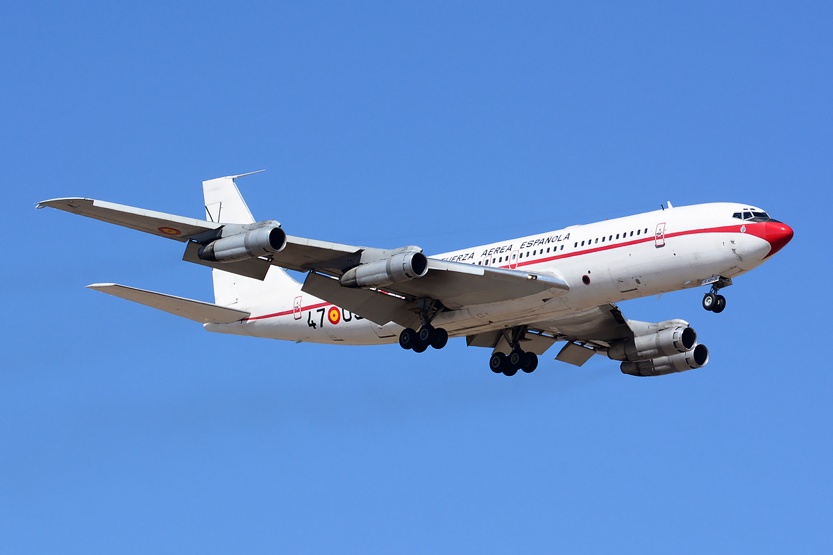 T.17-3 (21367) 1977 Boeing 707-368C KC