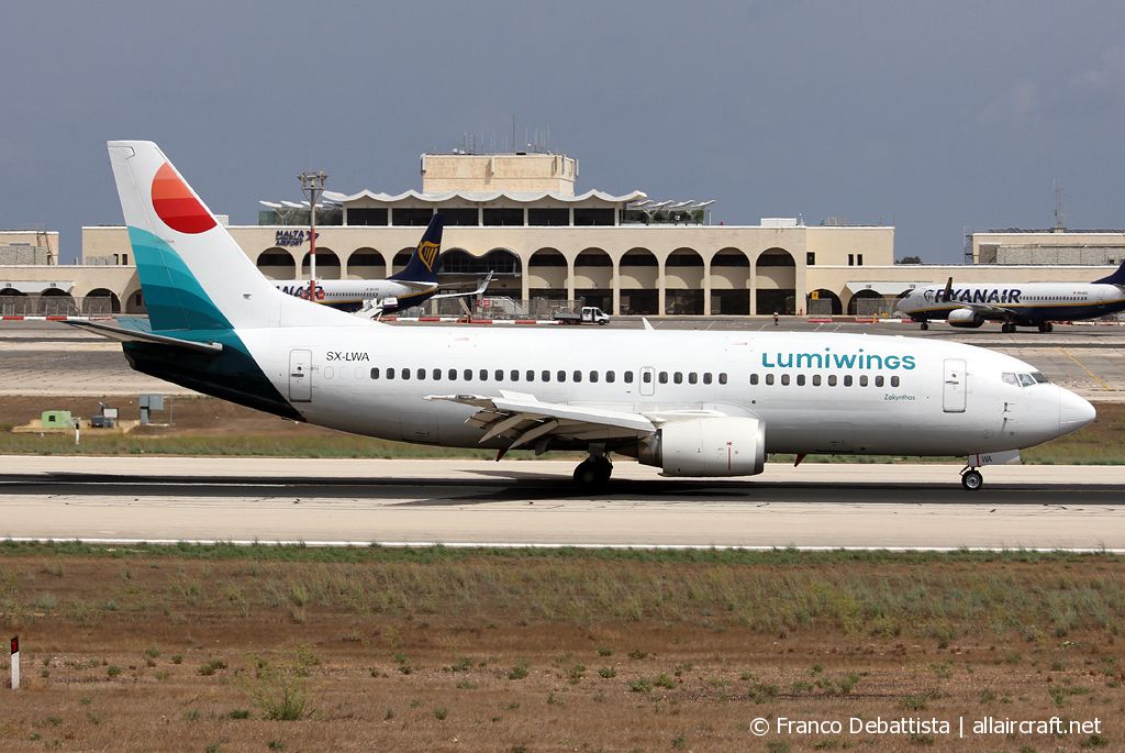 SX-LWA · Boeing 737-330 · (MLA / LMML)