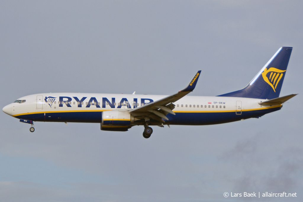 SP-RKW (44807) 2017 Boeing 737-8AS(WL)