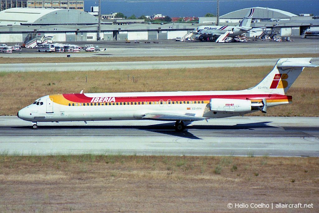 EC-FFH · McDonnell Douglas MD-87 · (LIS / LPPT)