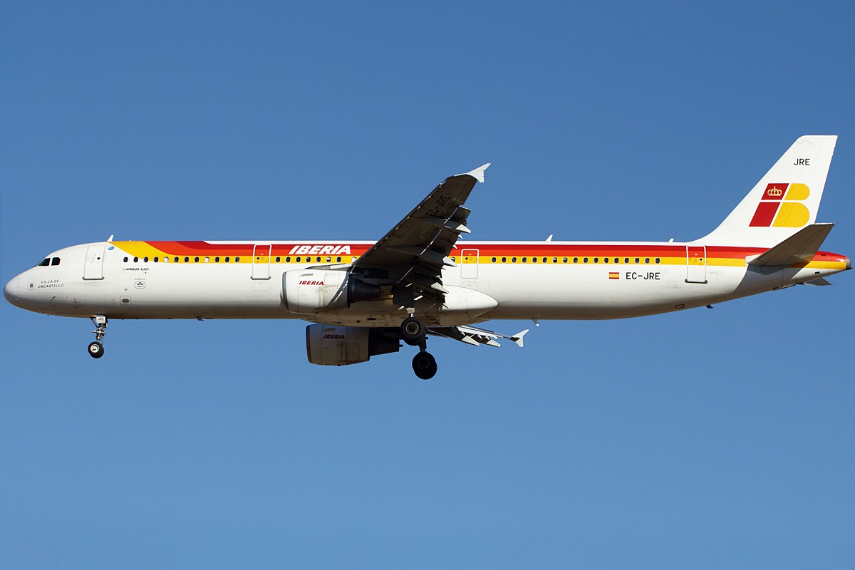 EC-JRE · Airbus A321-211 · (LPA / GCLP)