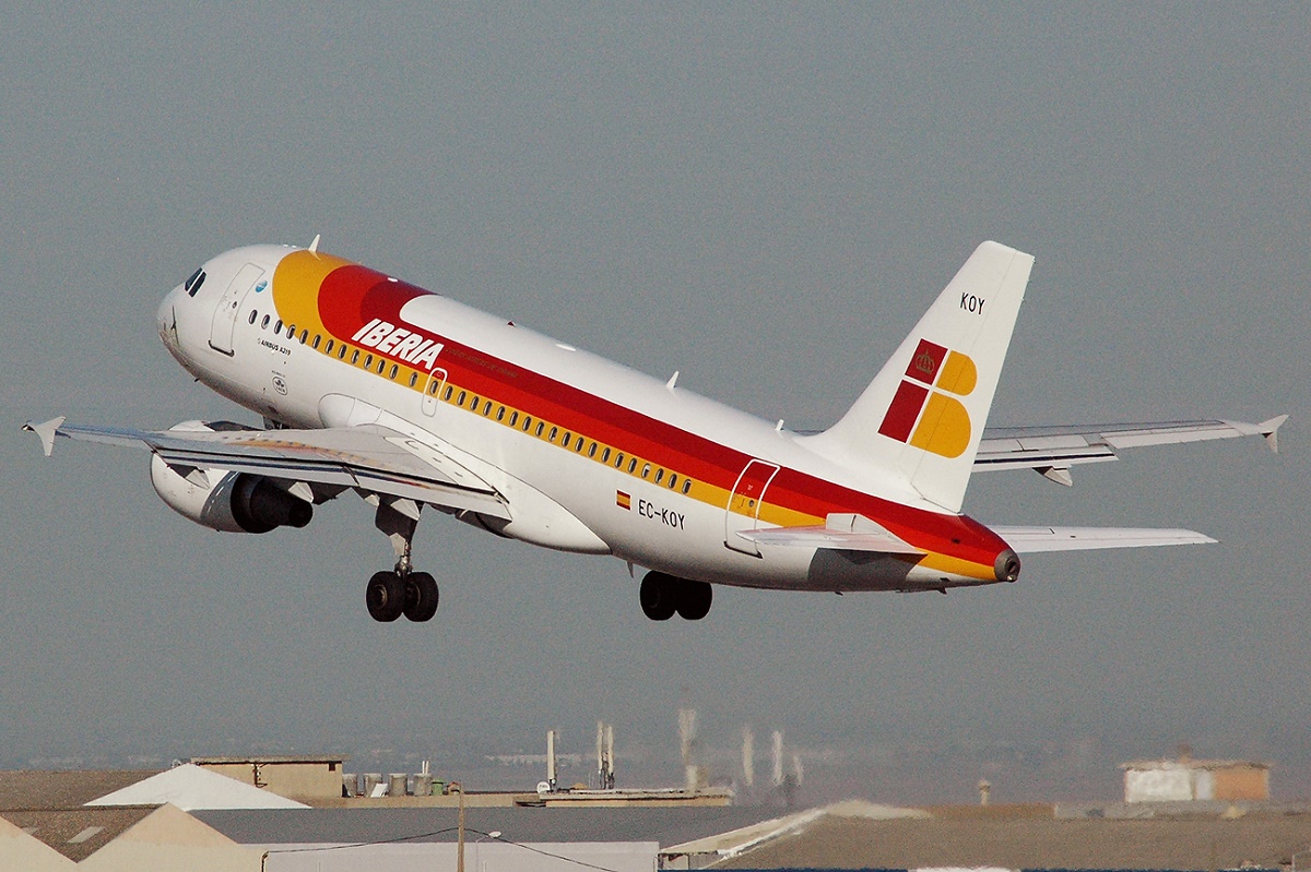 EC-KOY · Airbus A319-111 · (LIS / LPPT)