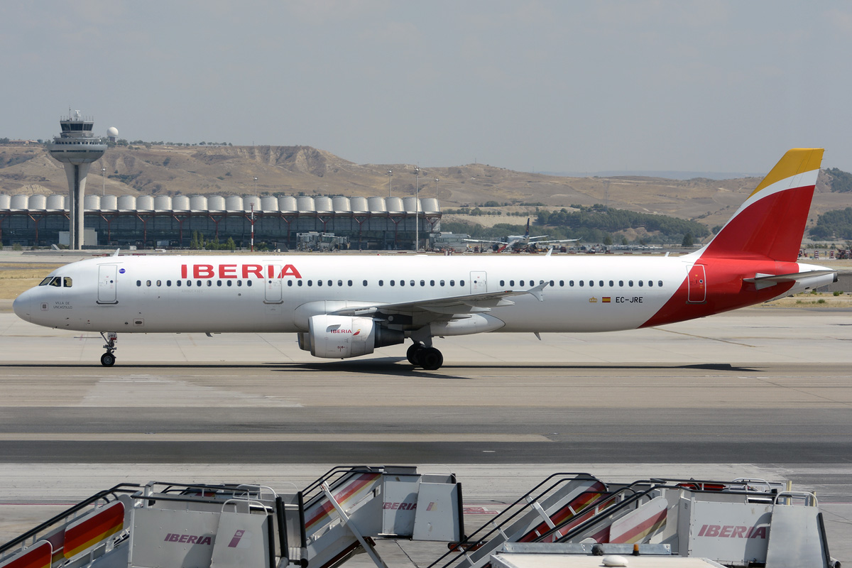 EC-JRE · Airbus A321-211 · (MAD / LEMD)