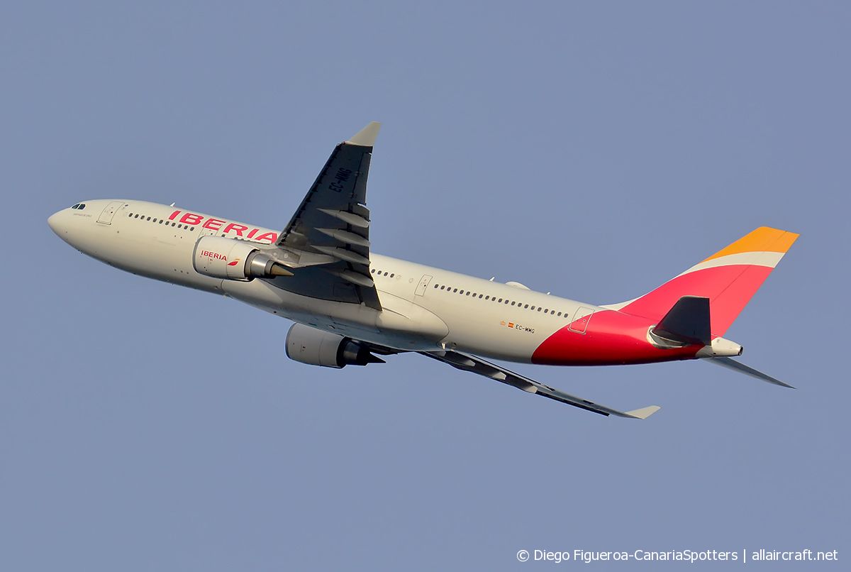 EC-MMG (1747) 2016 Airbus A330-202