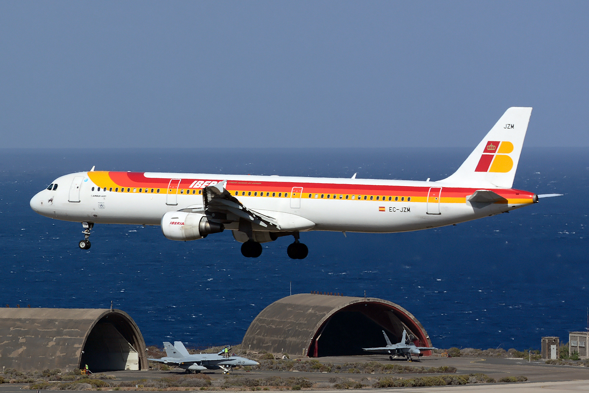EC-JZM · Airbus A321-212 · (LPA / GCLP)