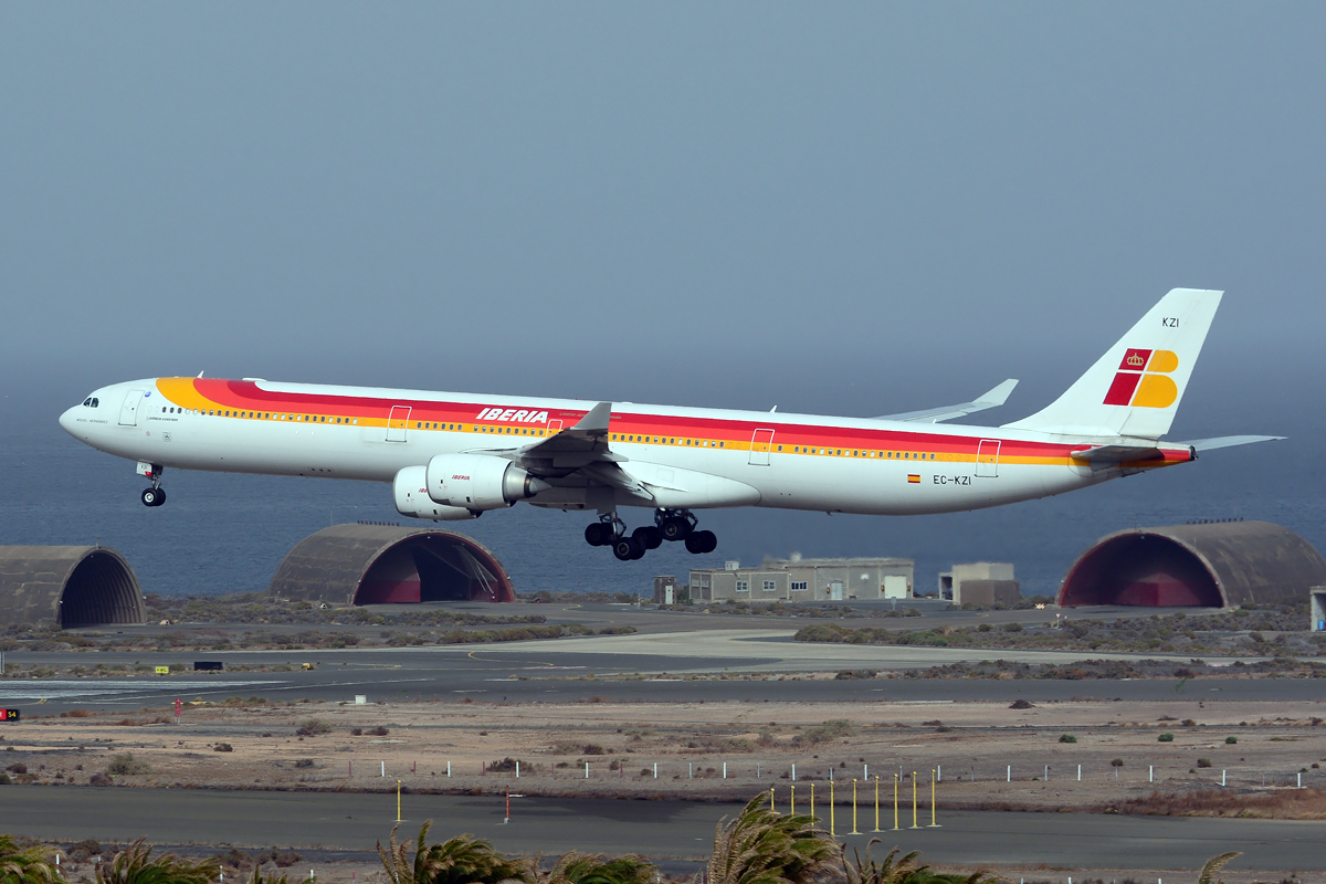 EC-KZI, (cn 1017), Airbus A340-642