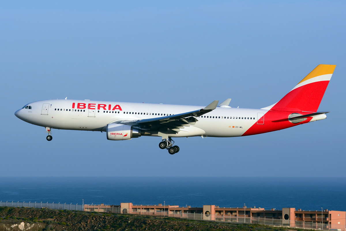 EC-MIL · Airbus A330-202 · (LPA / GCLP)
