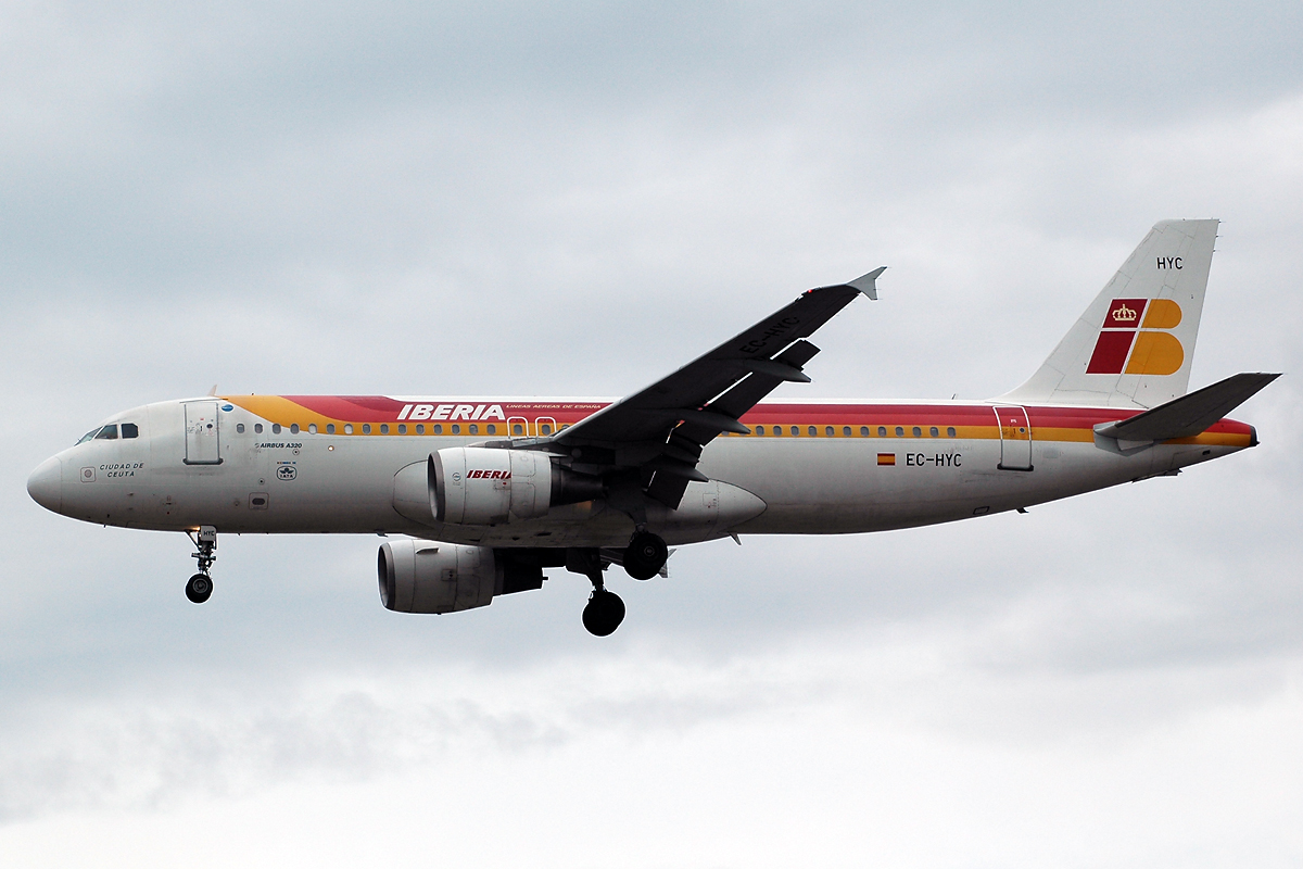 EC-HYC · Airbus A320-214 · (LHR / EGLL)