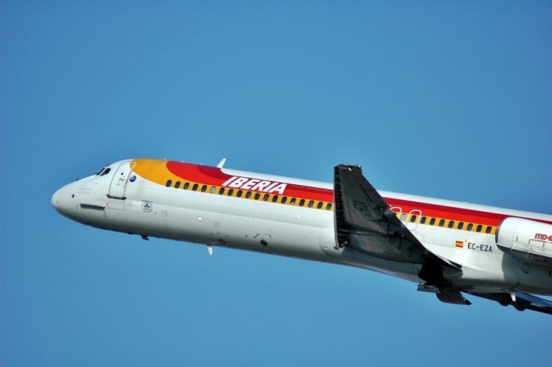 EC-EZA (49842) 1990 McDonnell Douglas MD-87