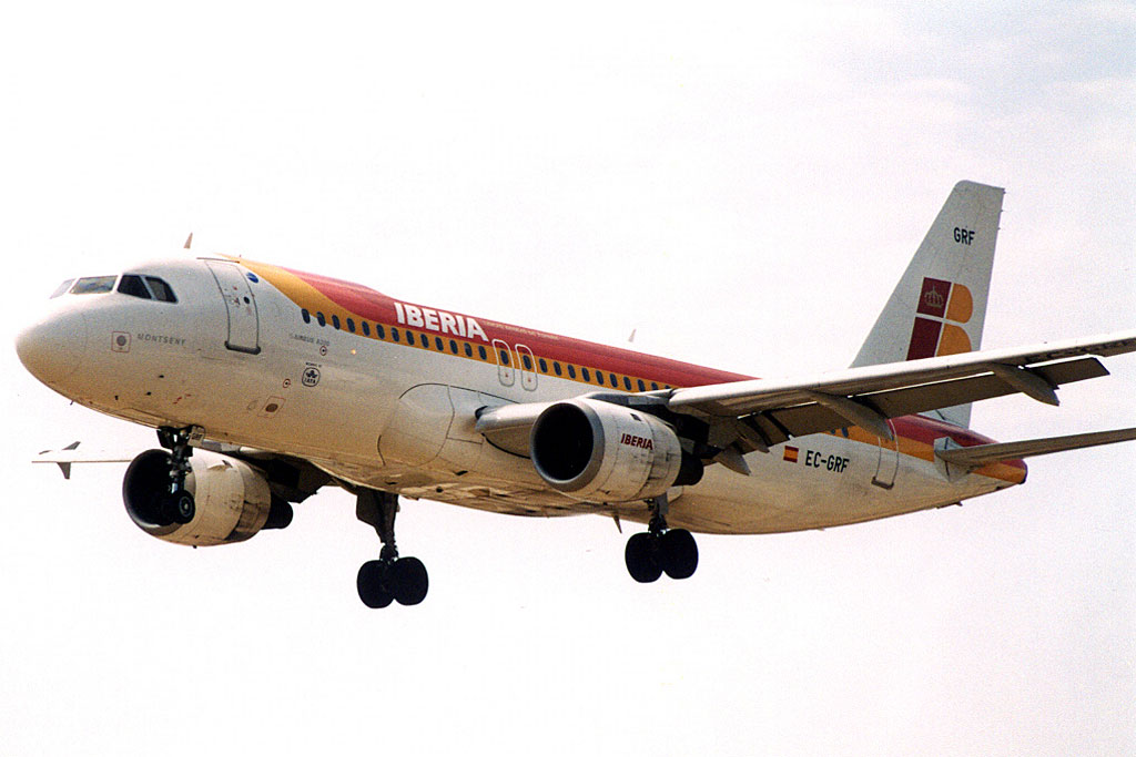 EC-GRF (136) 1990 Airbus A320-211