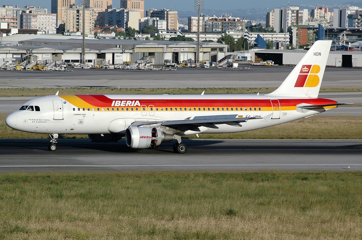 EC-HDN · Airbus A320-214 · (LIS / LPPT)