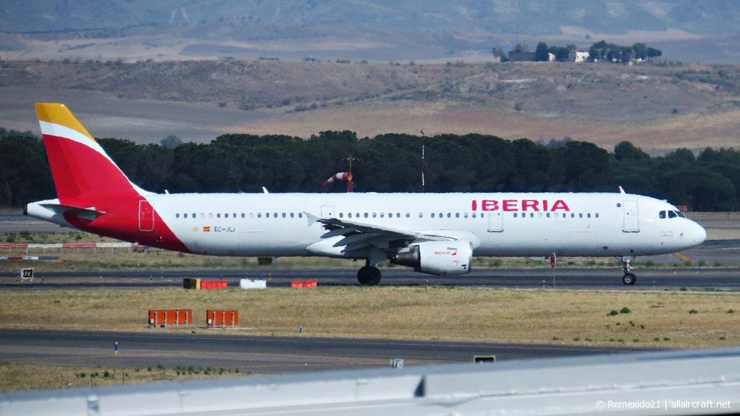 EC-JLI · Airbus A321-211 · (MAD / LEMD)