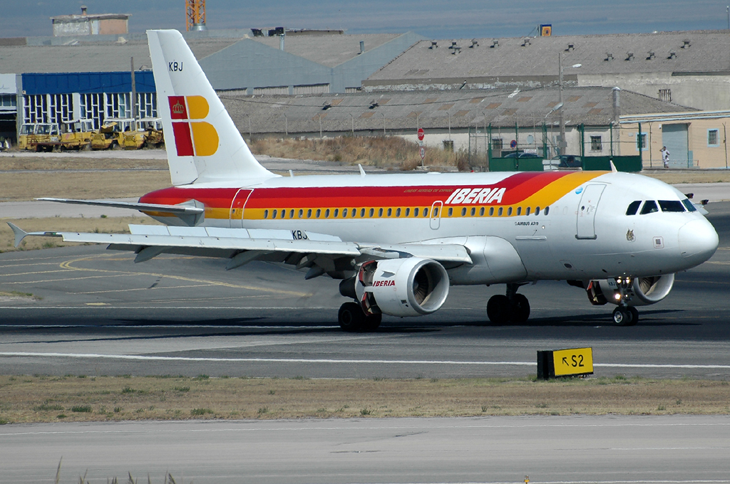 EC-KBJ · Airbus A319-111 · (LIS / LPPT)