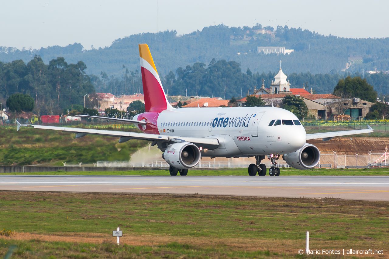 EC-KHM · Airbus A319-111 · (OPO / LPPR)