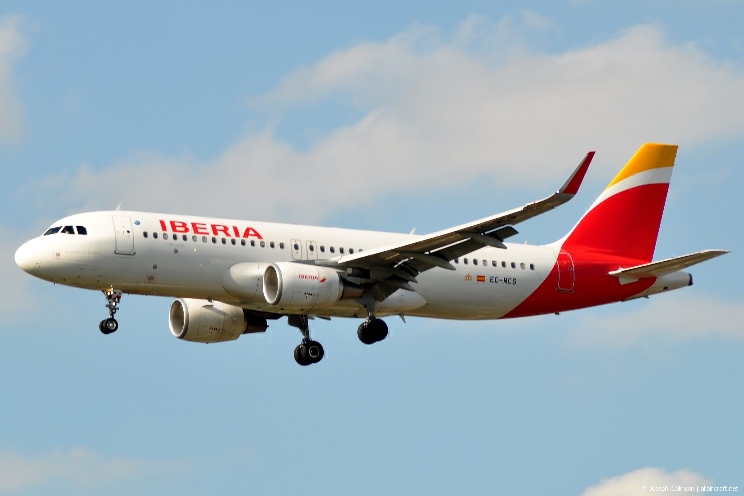 EC-MCS · Airbus A320-214(WL) · (LHR / EGLL)