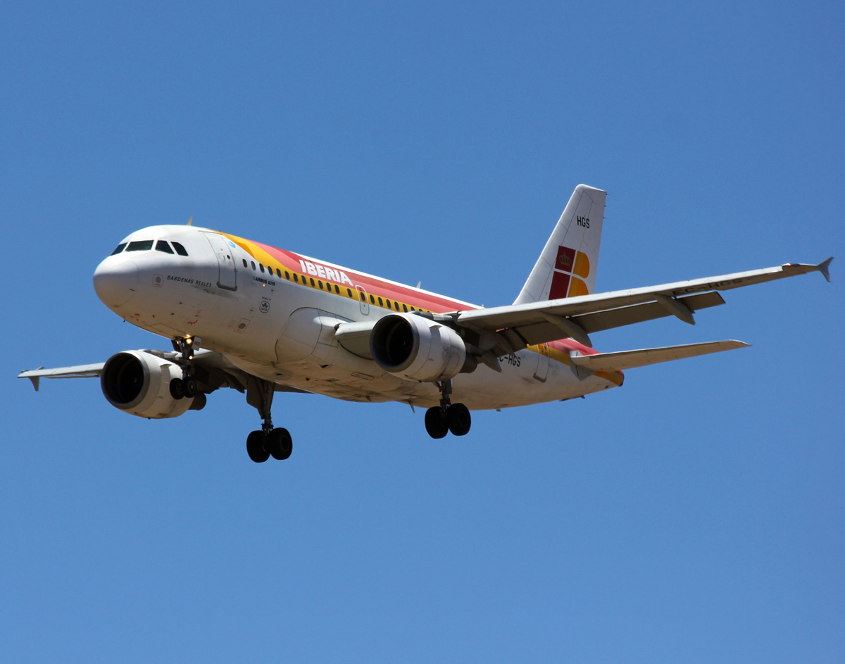 EC-HGS, (cn 1180), Airbus A319-111