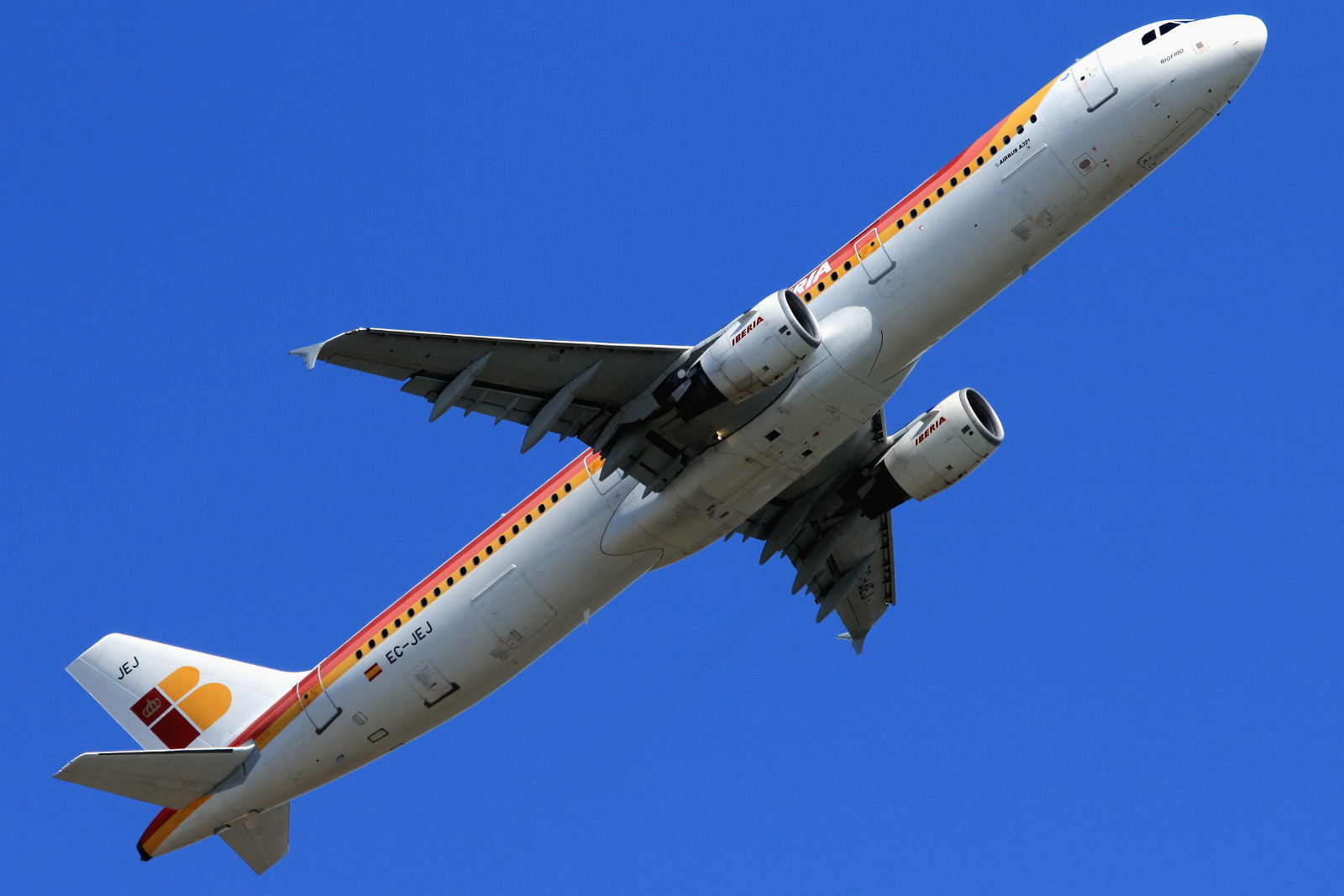 EC-JEJ · Airbus A321-211 · (FCO / LIRF)