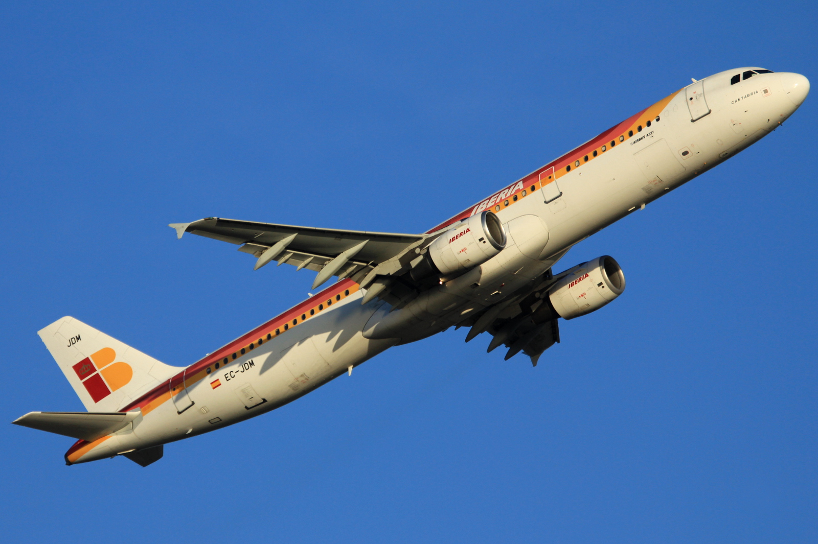 EC-JDM (2357) 2004 Airbus A321-213