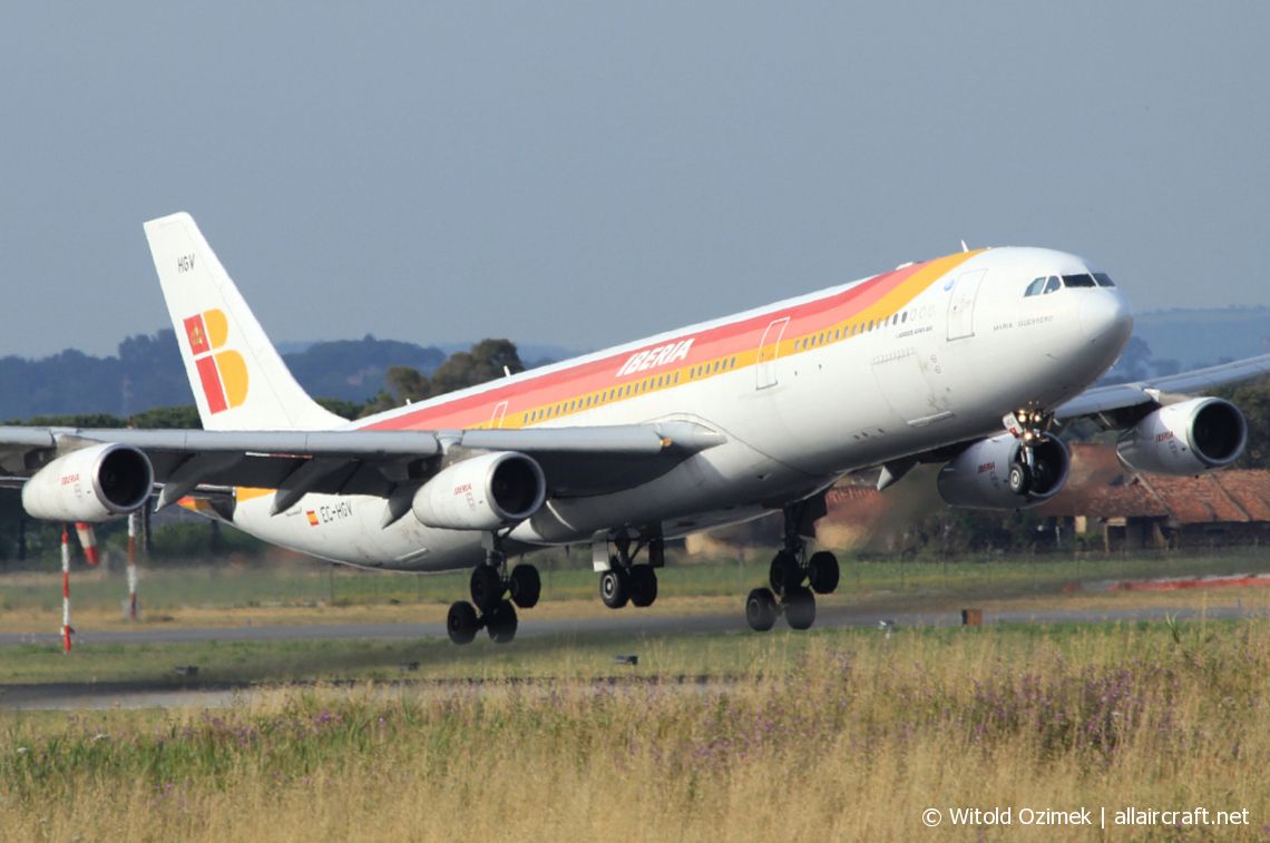 EC-HGV (329) 2000 Airbus A340-313