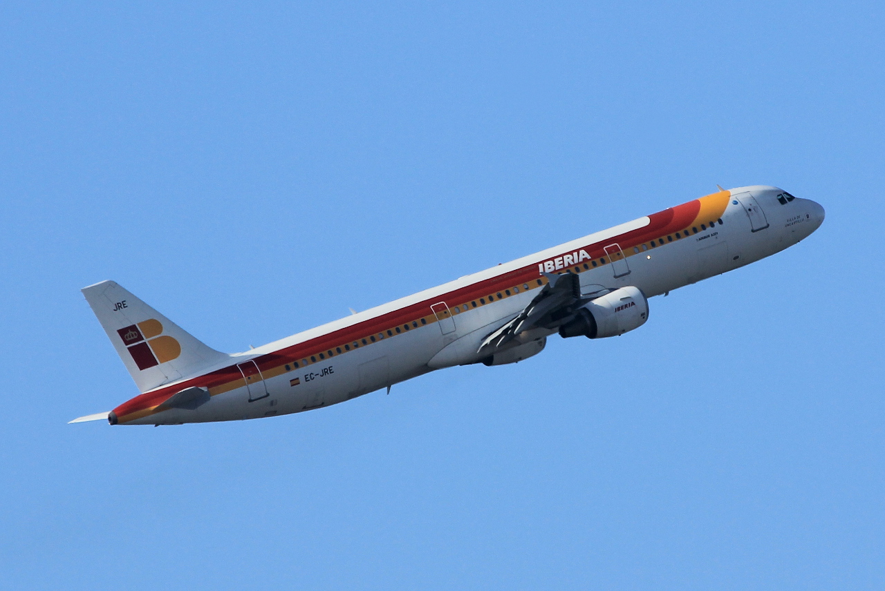 EC-JRE · Airbus A321-211 · (FCO / LIRF)