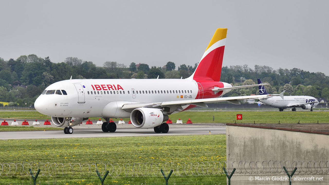 EC-JDL · Airbus A319-111 · (KRK / EPKK)