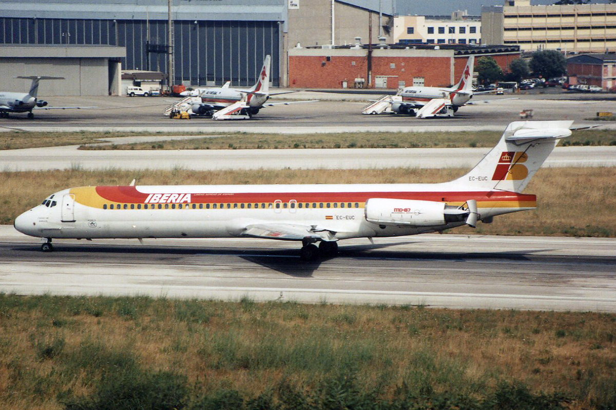 EC-EUC · McDonnell Douglas MD-87 · (LIS / LPPT)