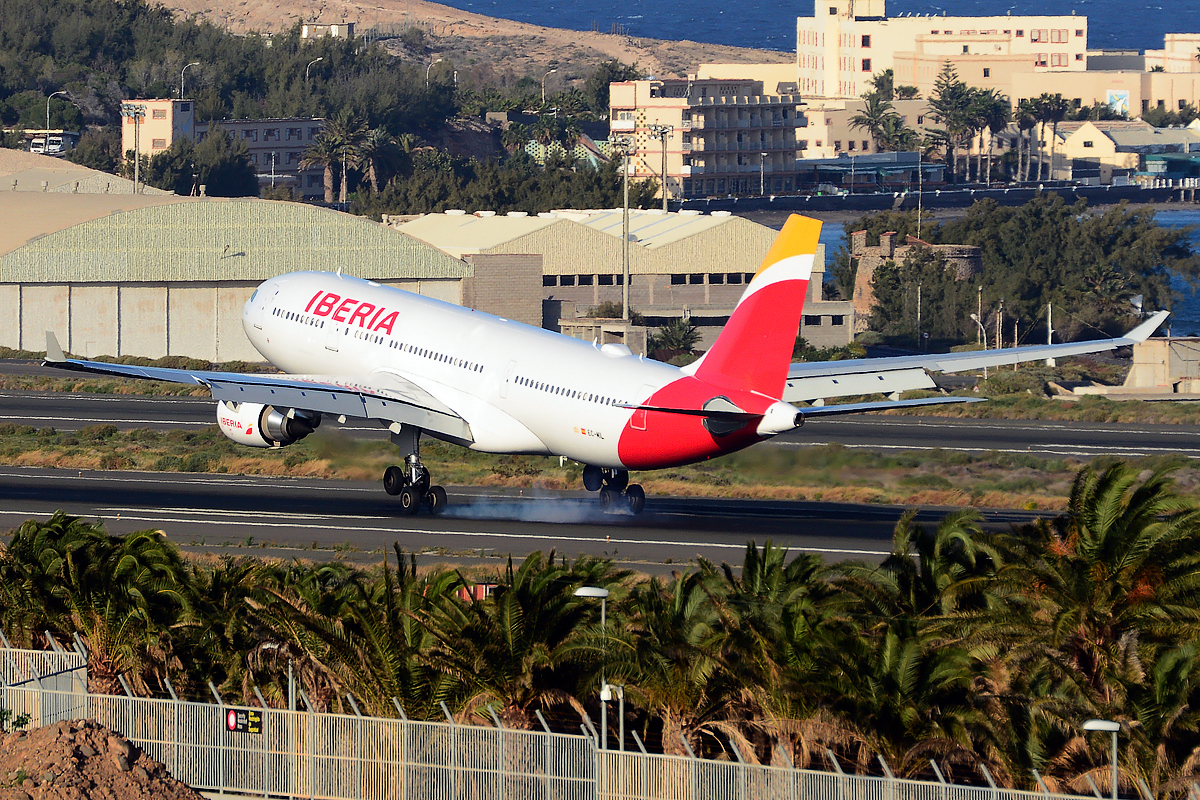 EC-MIL, (cn 1694), Airbus A330-202