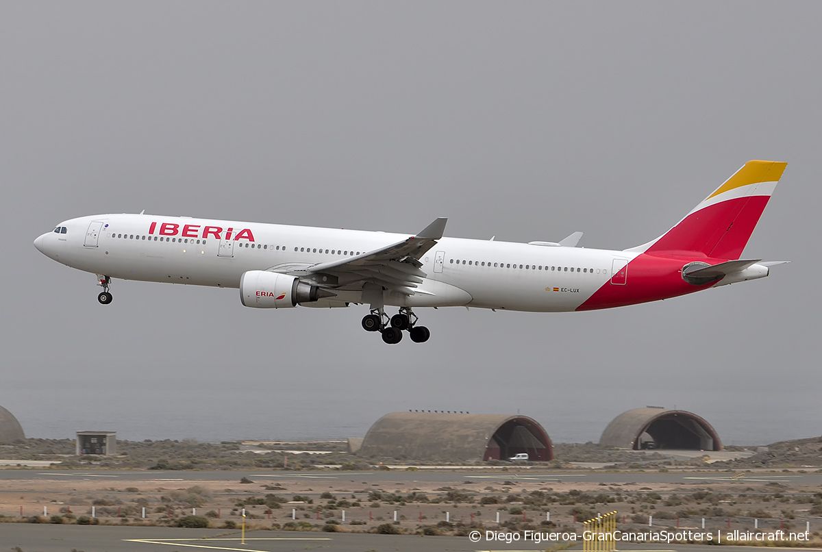 EC-LUX (1405) 2013 Airbus A330-302