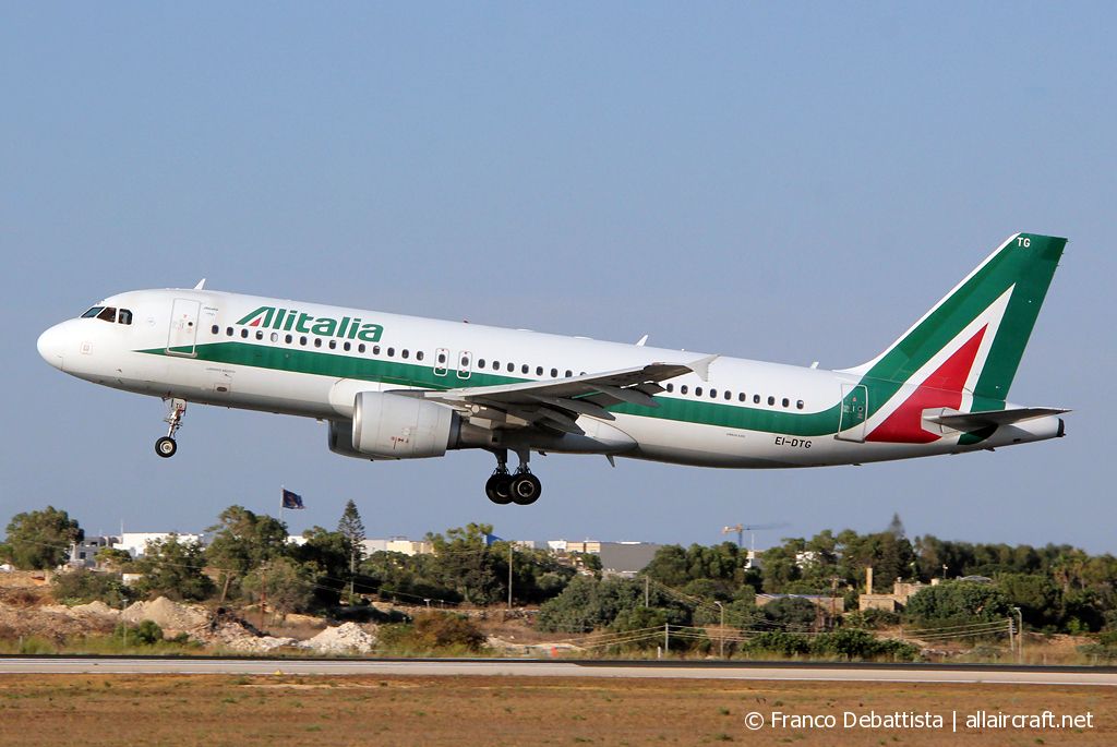 EI-DTG (3921) 2009 Airbus A320-216