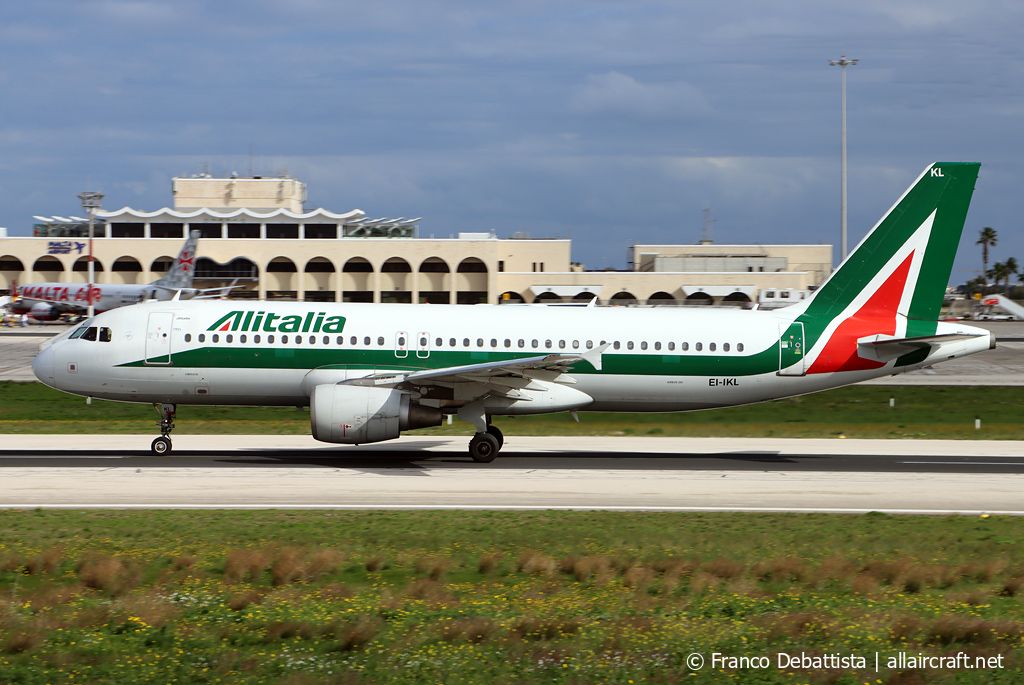 EI-IKL · Airbus A320-214 · (MLA / LMML)