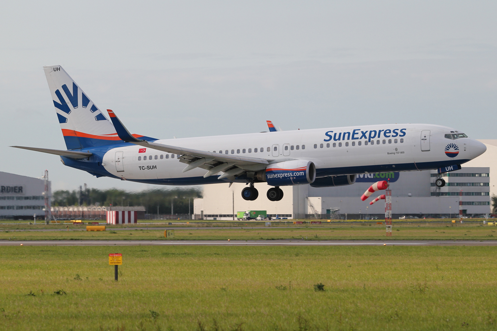 TC-SUH · Boeing 737-8CX(WL) · (AMS / EHAM)