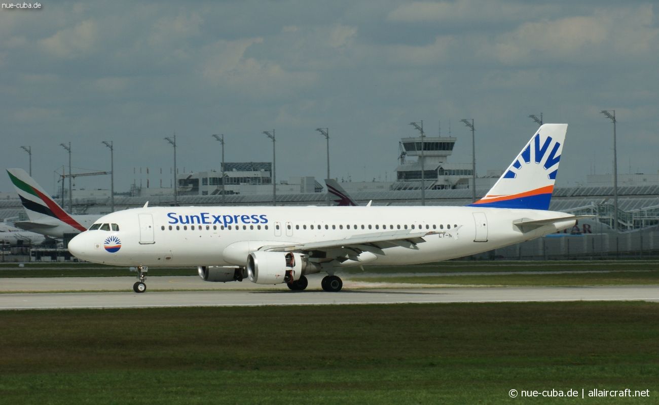 LY-NVZ (921) 1998 Airbus A320-214