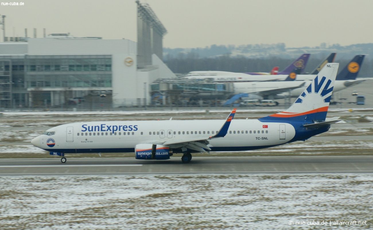 TC-SNL (34251) 2005 Boeing 737-86N(WL)