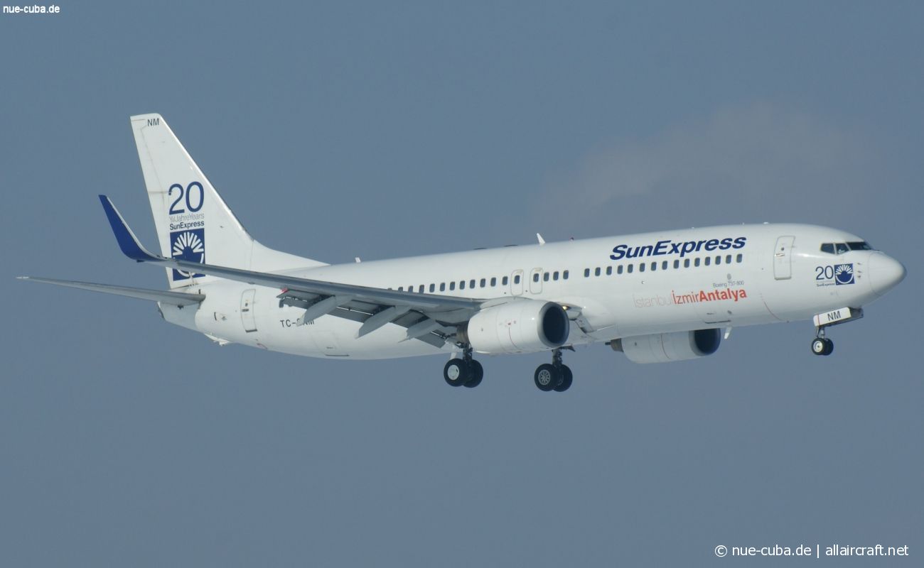 TC-SNM (33023) 2005 Boeing 737-8BK(WL)