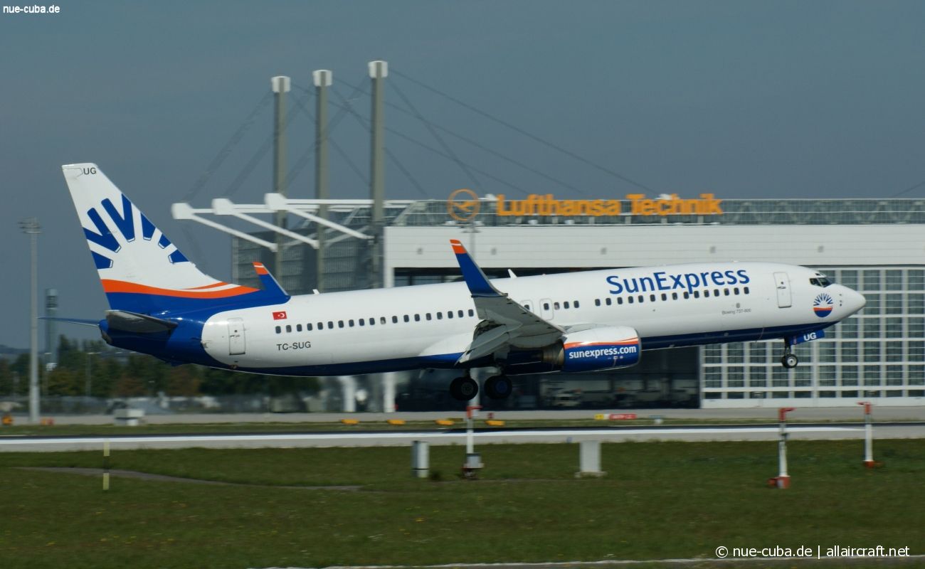 TC-SUG (32365) 2002 Boeing 737-8CX(WL)