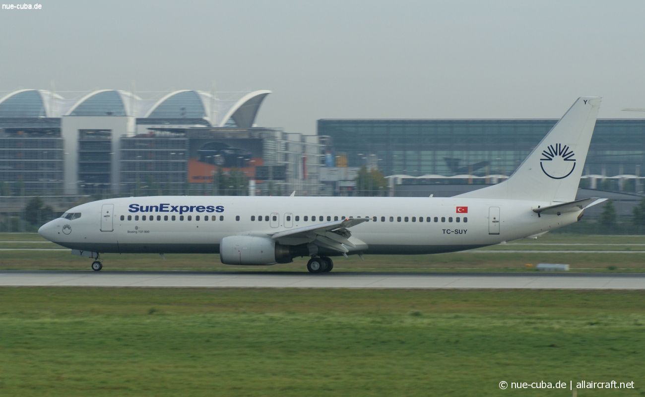 TC-SUY (30806) 2001 Boeing 737-86N