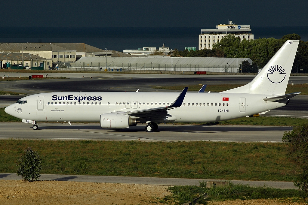 TC-SNI (29671) 2005 Boeing 737-8FH(WL)
